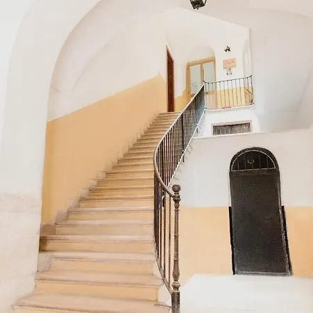 Palazzo Le Travi 3* Бари