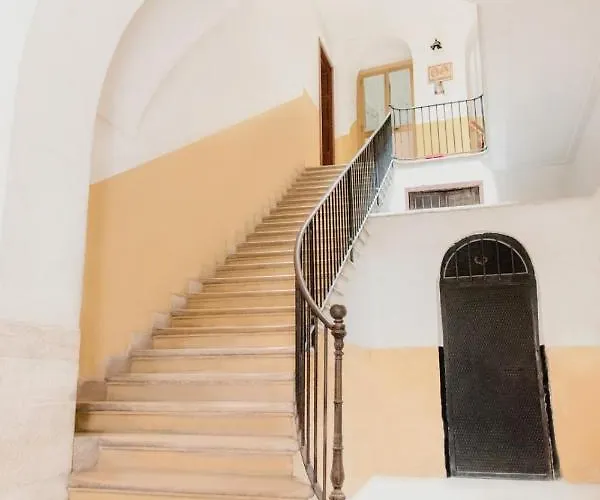 Palazzo Le Travi 3* Бари